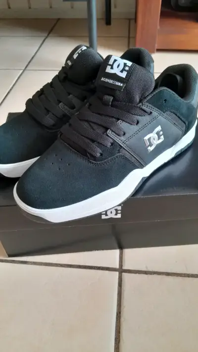 Zapatillas DC Central Hombre Talla 41 NUEVAS - miniatura 1
