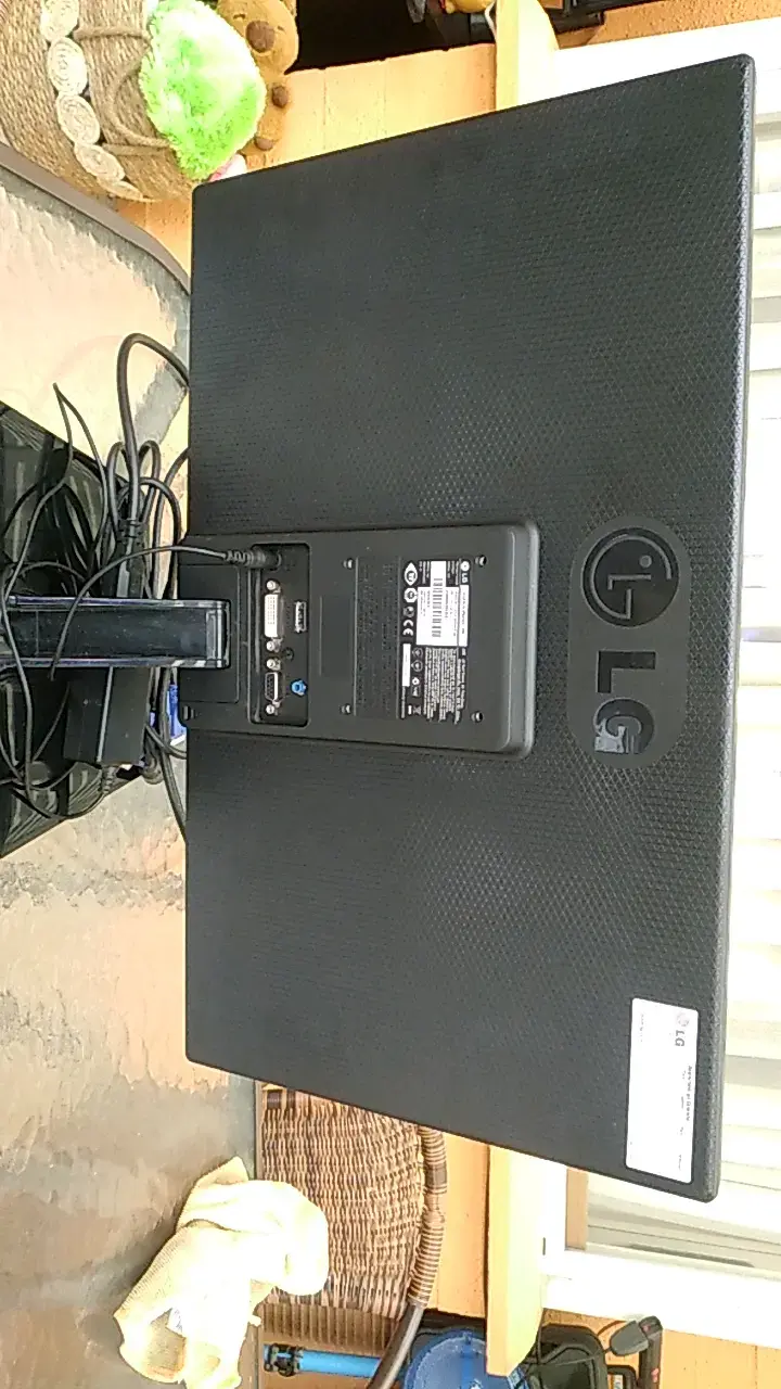 Monitor LG Flatron IPS LED 22 pulgadas - 2