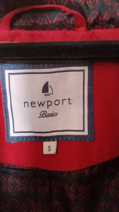 Parka roja Newport con capucha - miniatura 3