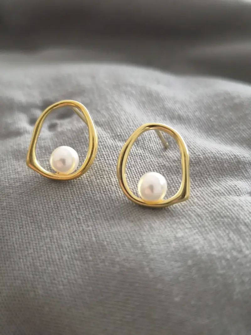 Aros plata 925, color dorado con perlas elegantes