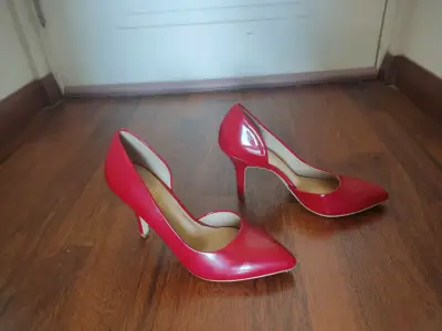 Zapatos de tacón alto rojos de cuero para mujer - miniatura 3