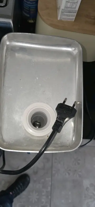 Moledora de carne eléctrica RCA en buen estado - miniatura 3
