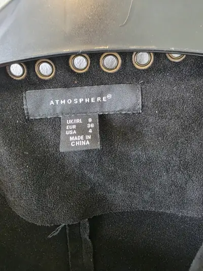 Chaqueta negra con ojales Atmosphere - miniatura 2