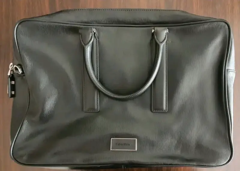 Maletín de cuero negro Calvin Klein elegante - 1