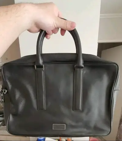 Maletín de cuero negro Calvin Klein elegante - miniatura 2