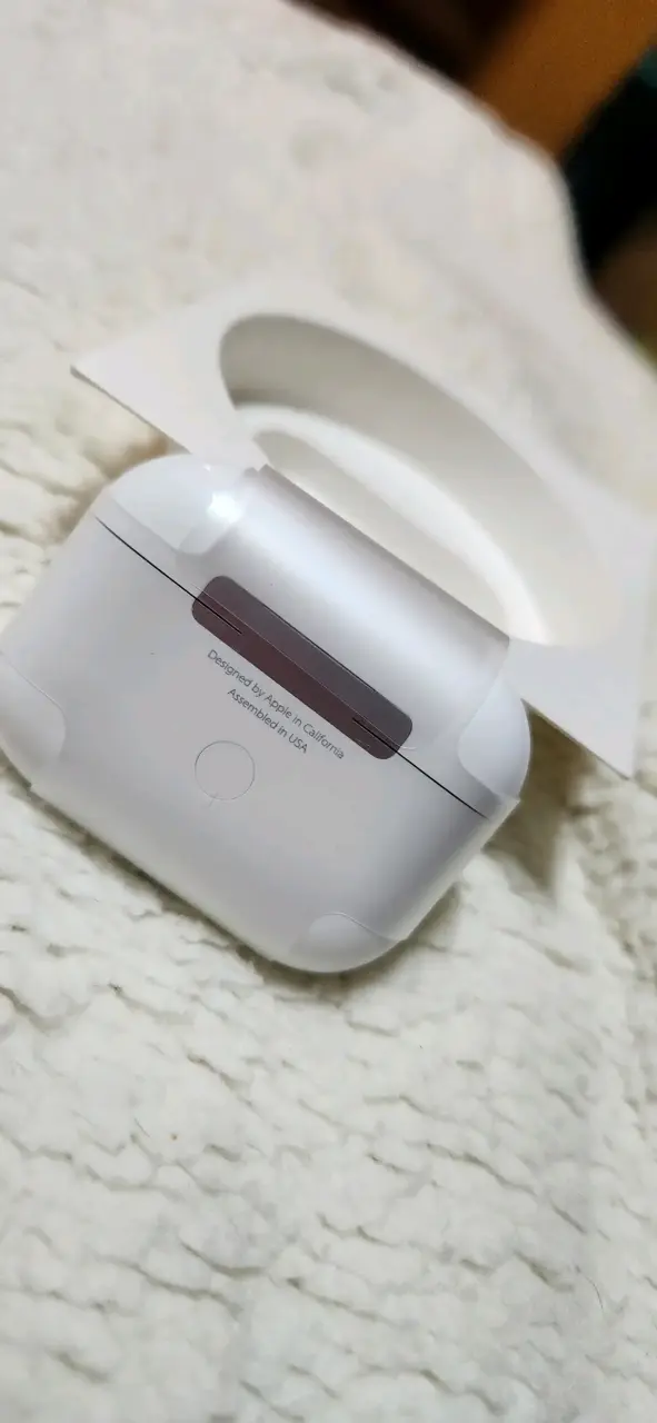 Apple AirPods Pro 2da Generación con Estuche de Carga - 3