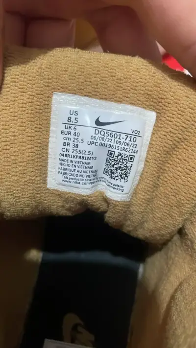 Botas Nike marrón claro para hombre - miniatura 3