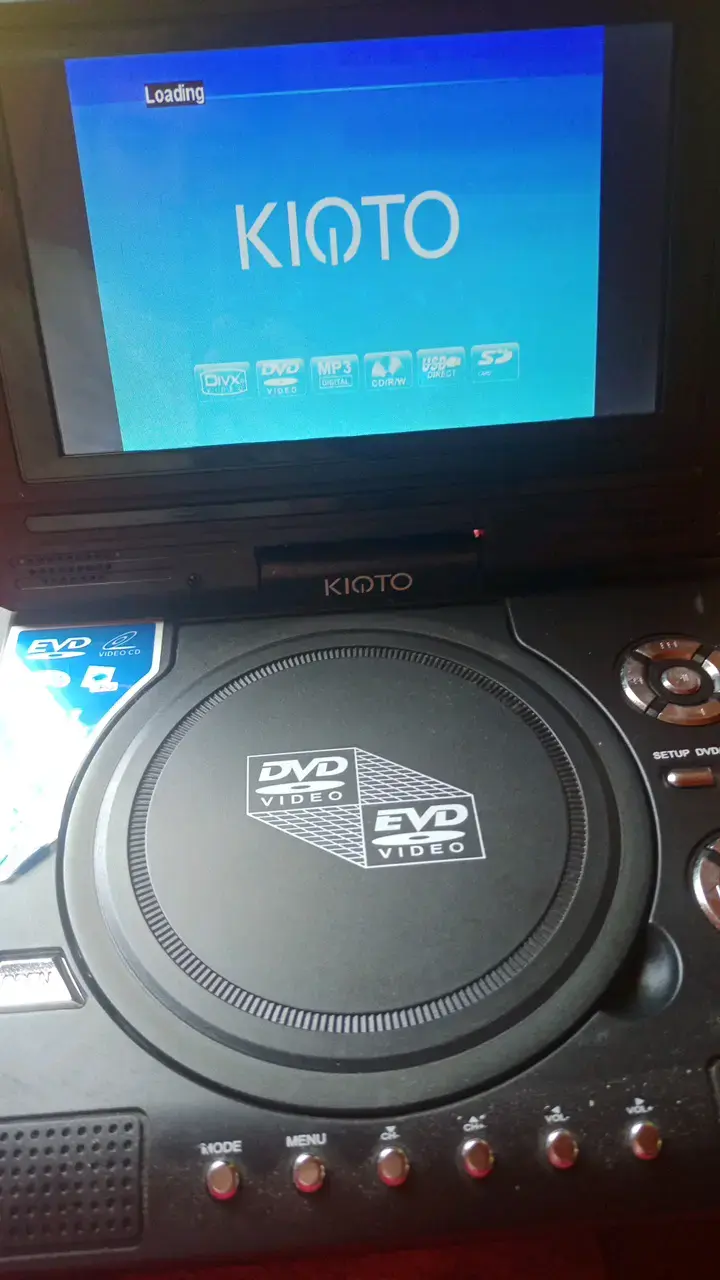 DVD portátil con pantalla para reparar