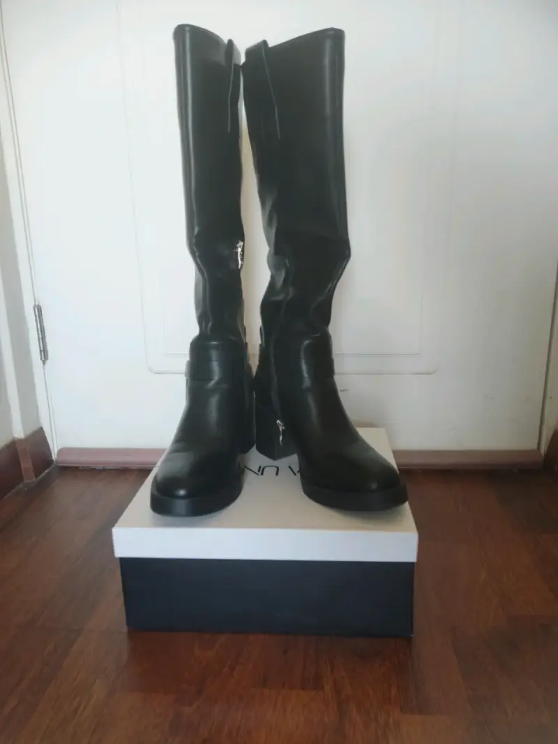 Botas de cuero negras con tacón alto - 4