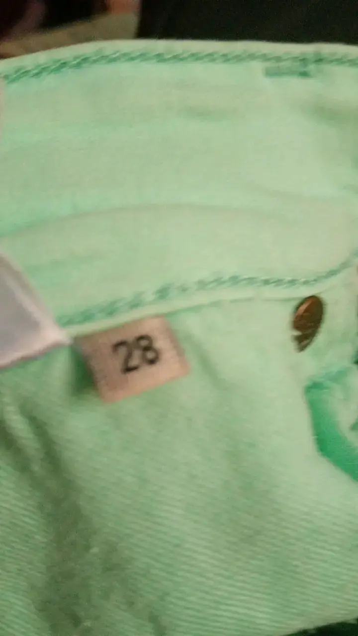 Jeans pitillo estampado animal print de cuero - 5