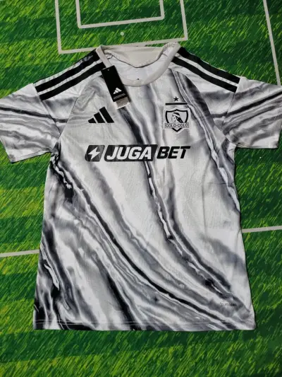 Camiseta Colo-Colo edición especial 2026 - miniatura 1