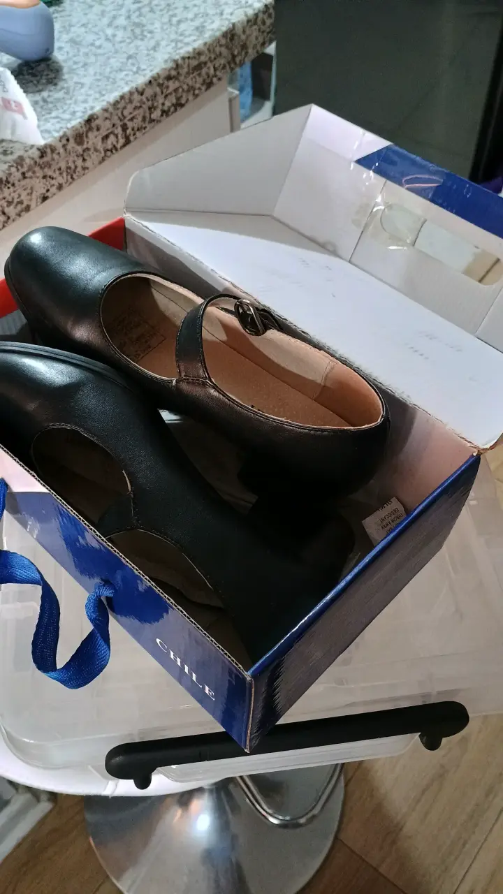 Zapatos escolares negros para niña