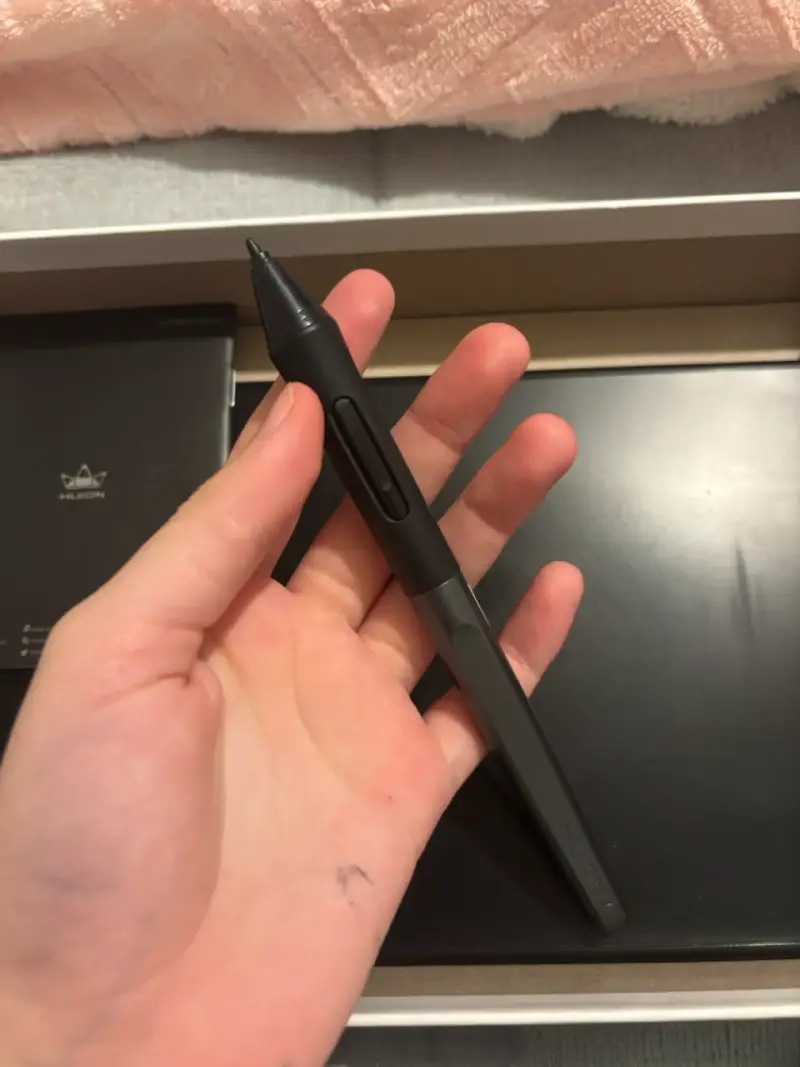Tableta Gráfica Huion Inspiroy H640P con Lápiz - 3