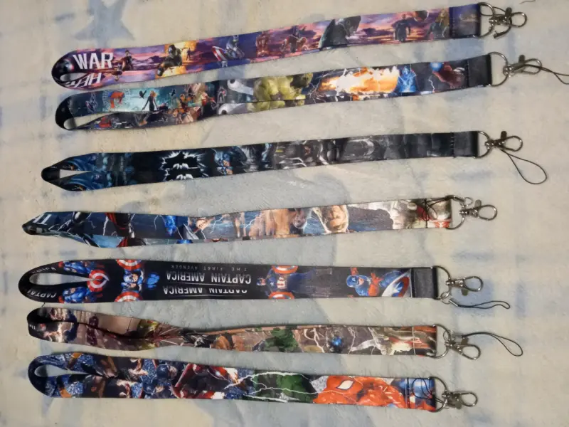 Lanyards con diseños de superhéroes y personajes - 2