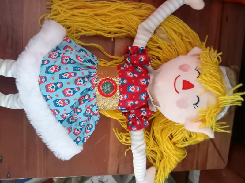 Muñeca de trapo Cher con vestido colorido - 2