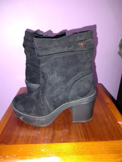 Botines de gamuza negros con tacón grueso - miniatura 1