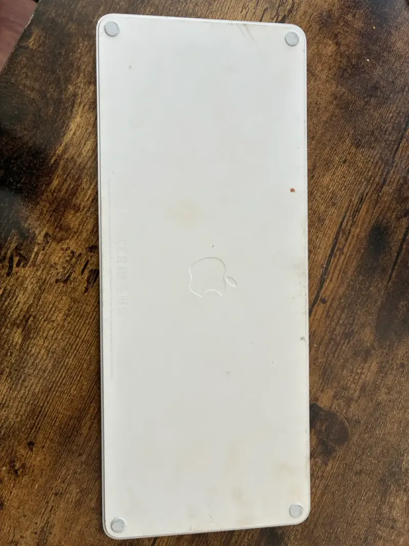 Teclado inalámbrico Apple blanco en buen estado - 2