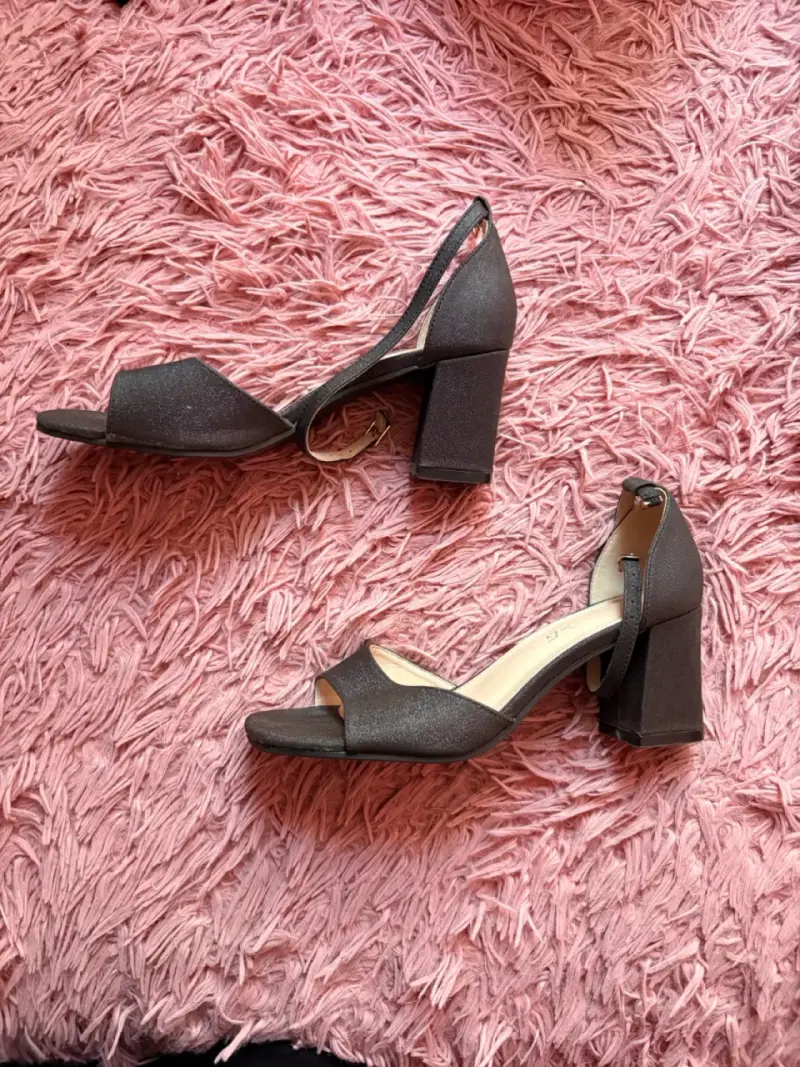 Tacones brillantes