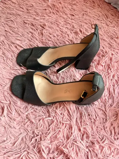 Tacones brillantes - miniatura 4