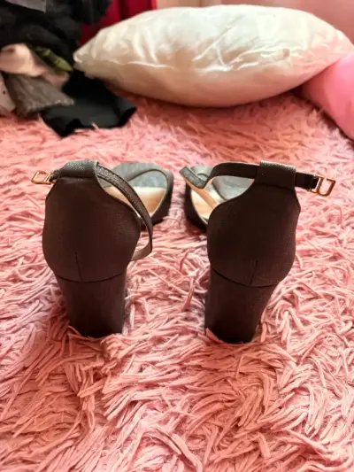 Tacones brillantes - miniatura 5