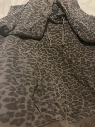 Polerón con capucha estampado leopardo American - miniatura 3