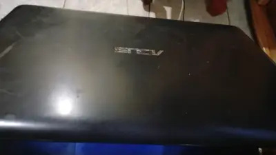 Laptop Asus en buen estado con Intel Inside - miniatura 1