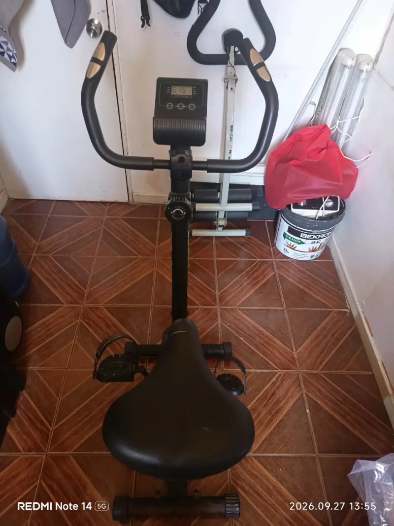 Bicicleta estática Biosports con monitor - 3