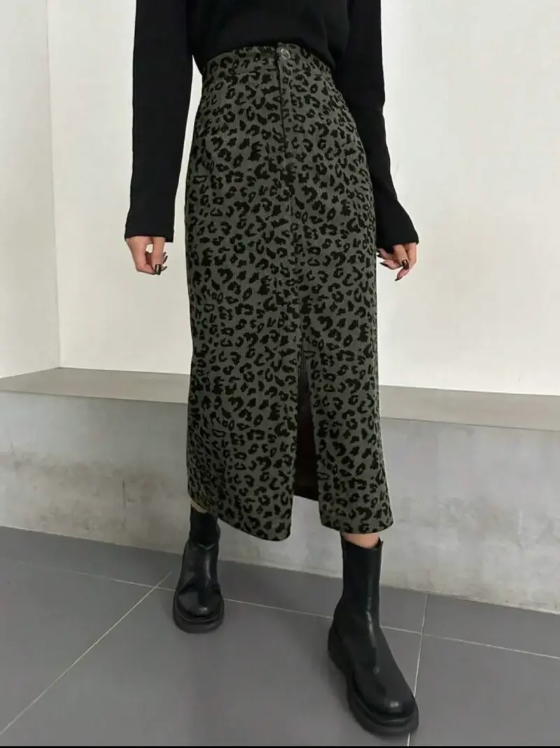 Falda larga con estampado animal print