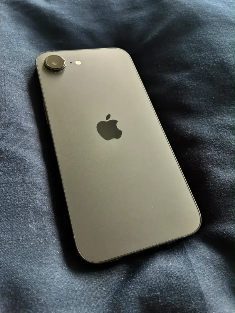Iphone 16e 128GB Impecable - Batería 99% - 5