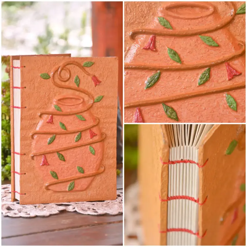 Cuaderno artesanal con diseño en relieve. - 2