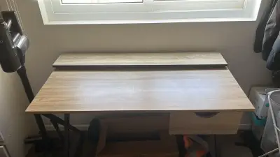 Escritorio de madera con cajón y estante - miniatura 4