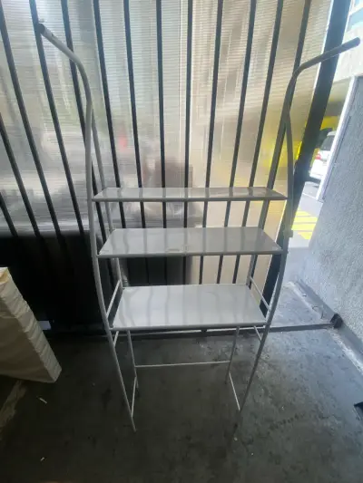 Estante de metal blanco para almacenamiento - miniatura 1