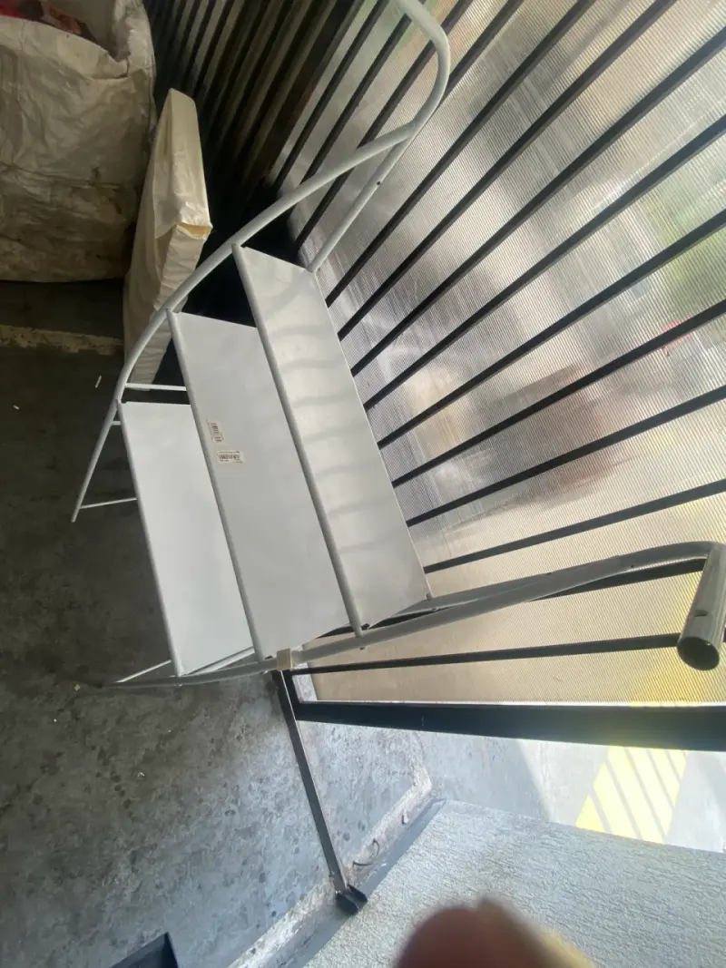 Estante de metal blanco para almacenamiento - 2
