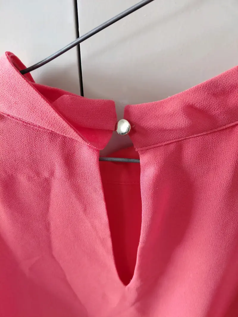 Blusa rosa con detalle de anillo - 3