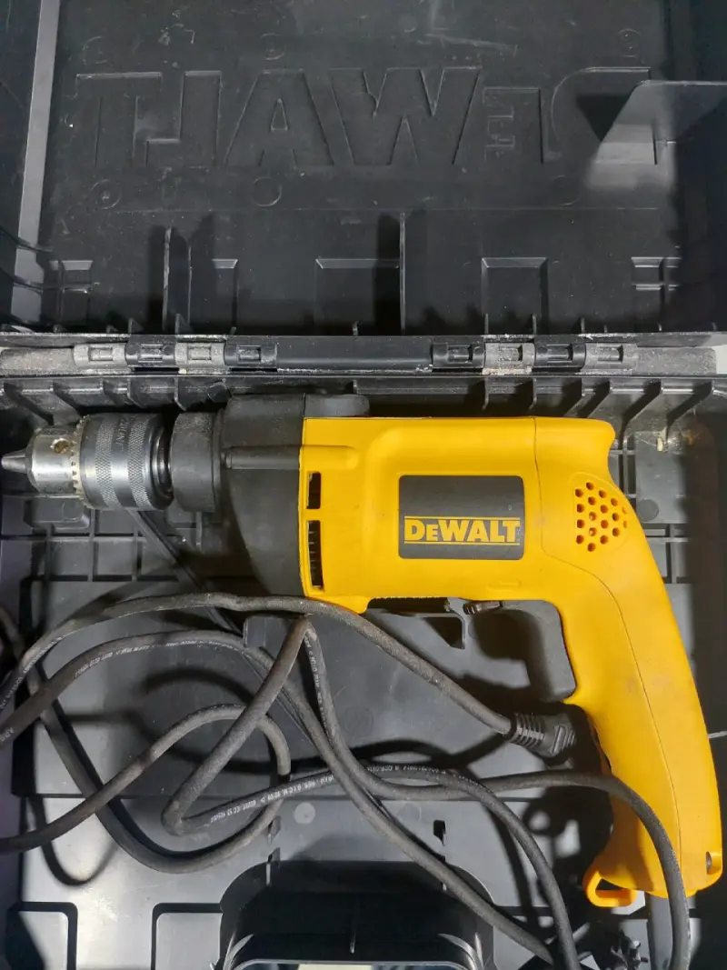 Taladro Percutor DeWalt DW508 - 1