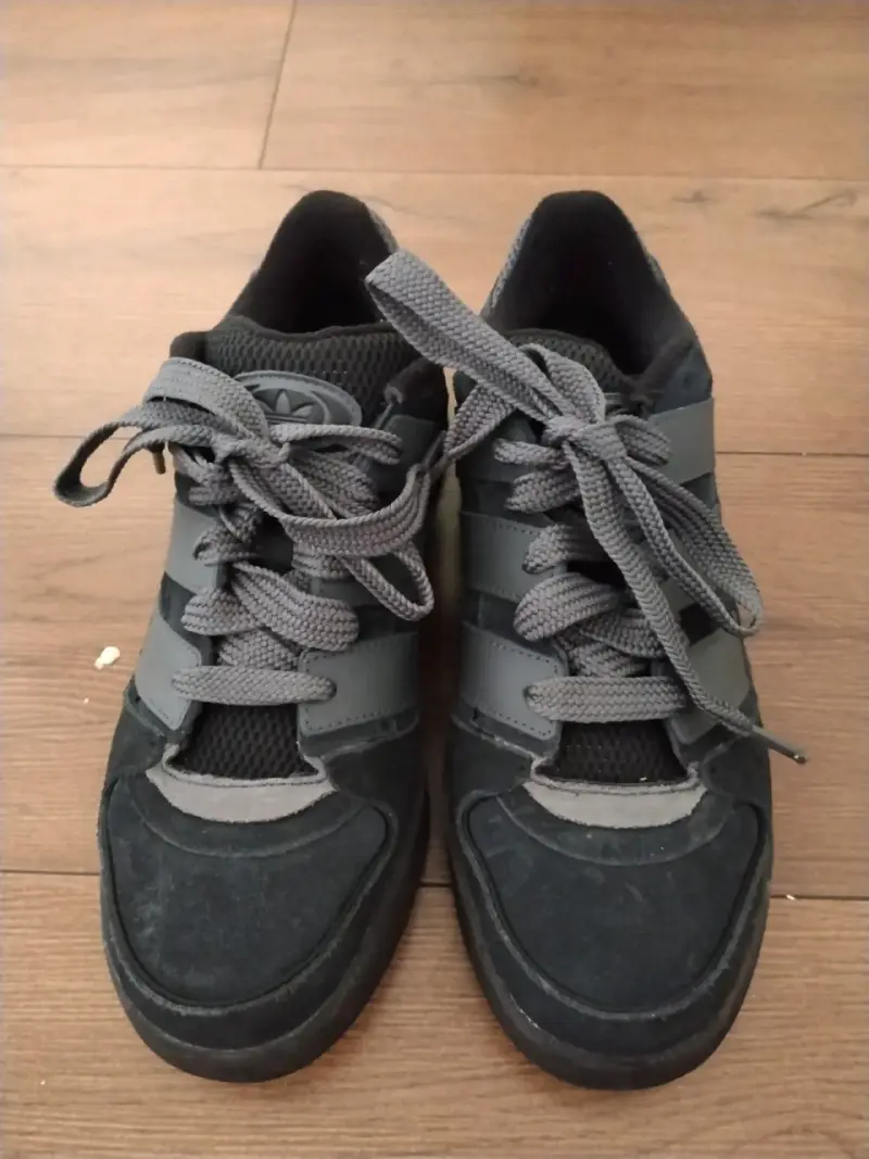 Zapatillas deportivas negras Adidas talla 42 - 1