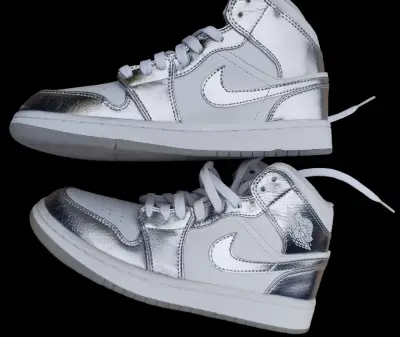 Zapatillas deportivas blancas y plateadas Air - miniatura 4