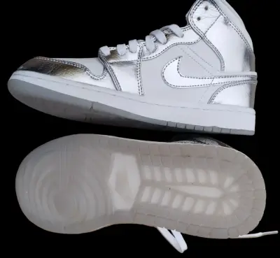 Zapatillas deportivas blancas y plateadas Air - miniatura 5