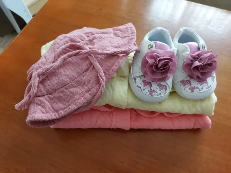 Conjunto de ropa y zapatos para bebé niña - 1