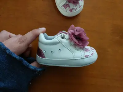 Conjunto de ropa y zapatos para bebé niña - miniatura 2