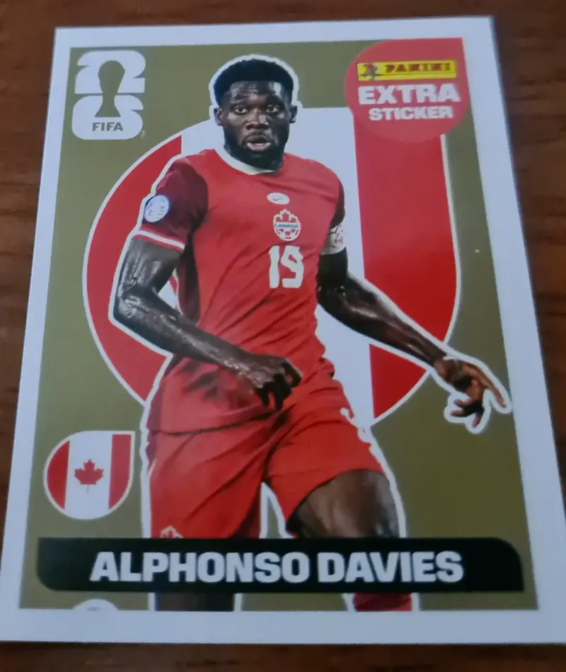 Lámina Extra Panini FIFA 2026 Alphonso Davies - 1