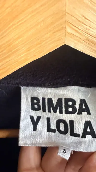 Chaqueta Negra Bimba y Lola con Capucha - miniatura 3