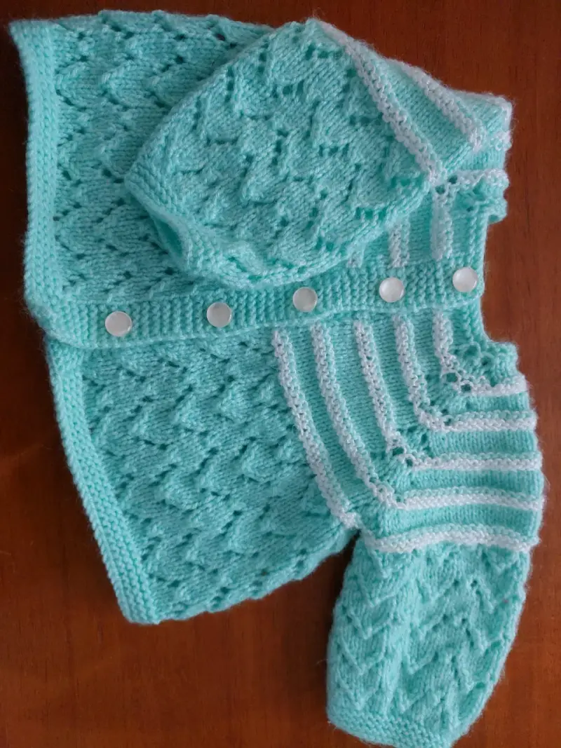 Conjunto de bebé tejido a mano color celeste - 2