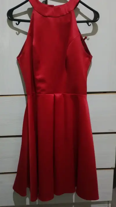 Vestido rojo sin mangas elegante - miniatura 1