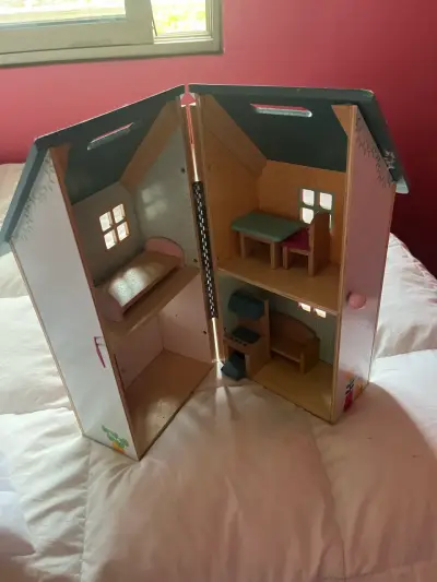 Casa de muñecas de madera plegable - miniatura 3