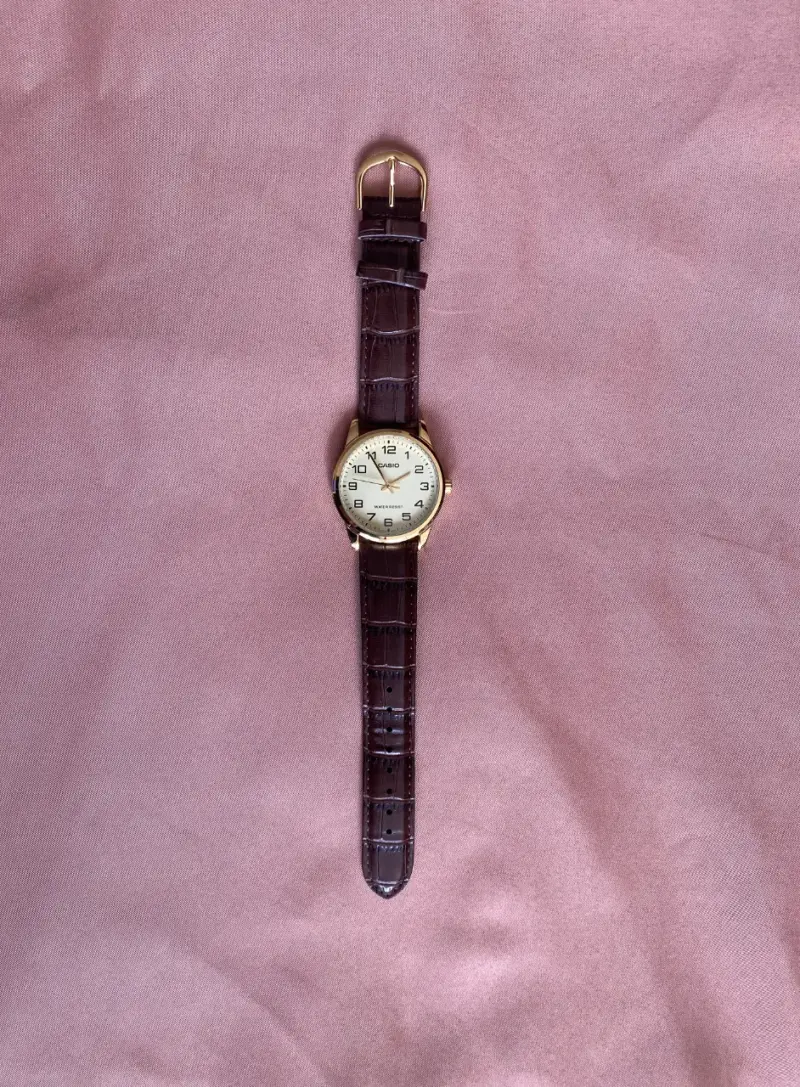 Reloj Casio Dorado - 1