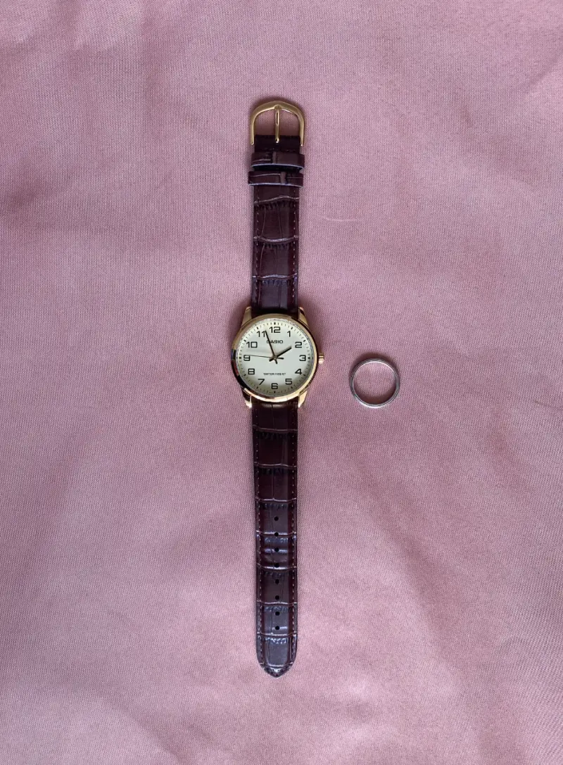 Reloj Casio Dorado - 4