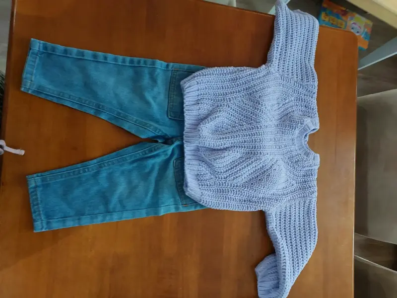 Conjunto de jeans y suéter para bebé niña - 3