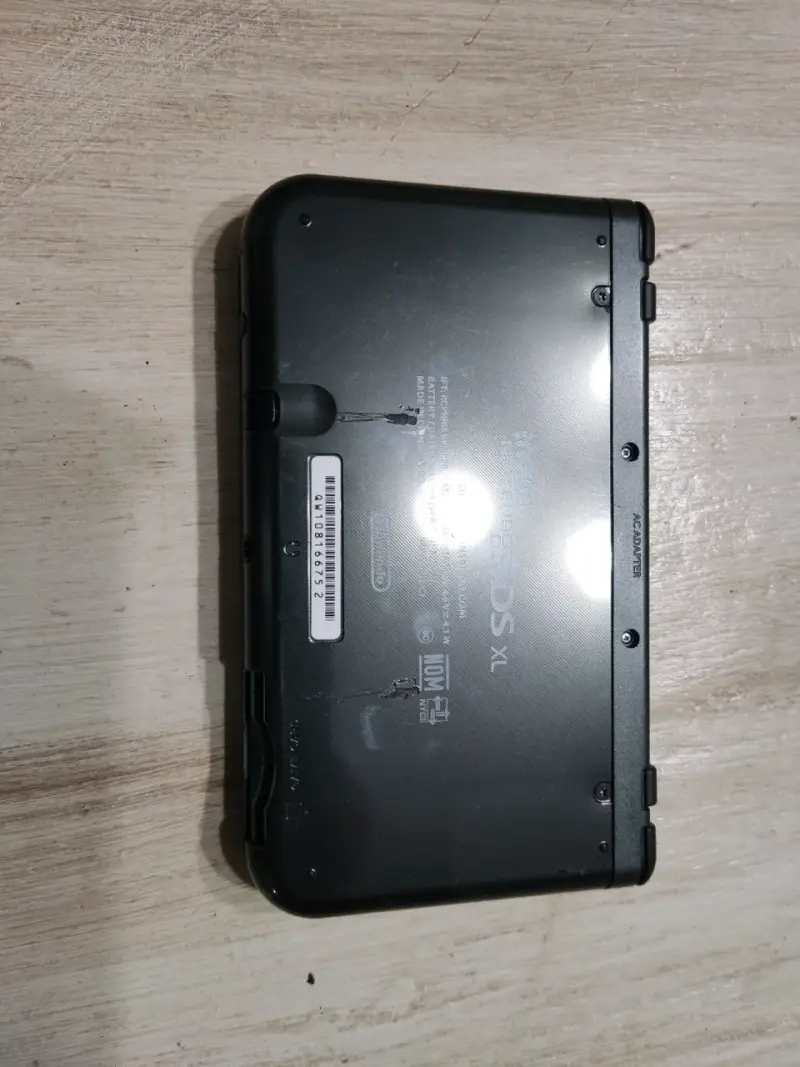 Consola New Nintendo 3DS XL con lápiz táctil - 3
