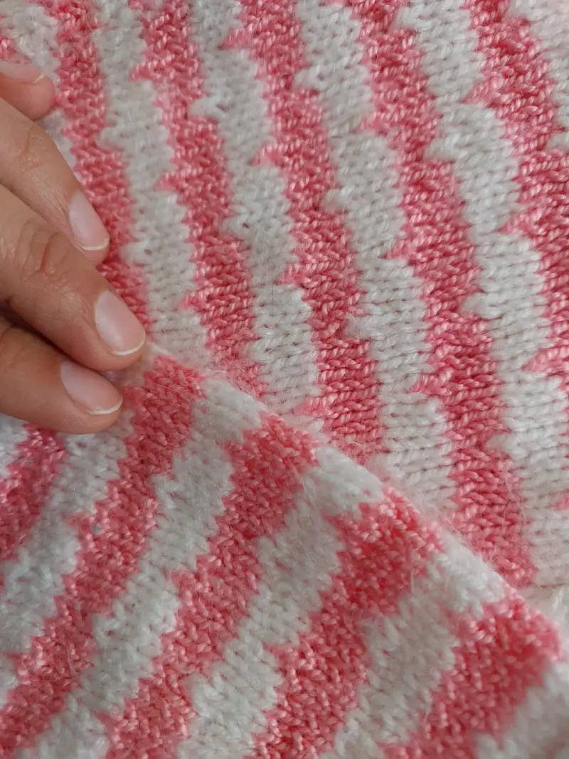 Chaleco de bebé tejido a rayas rosadas y blancas - 2